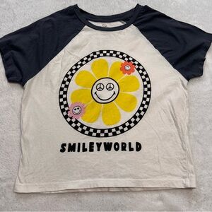 ♥️ Black/White Smiley World Graphic Tee
